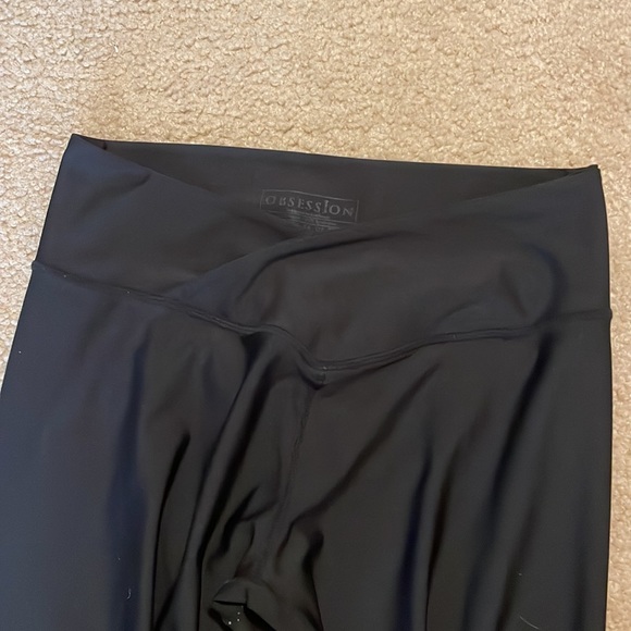 Lot of 3 obsession workout leggings. All in excellent used condition - Picture 3 of 3